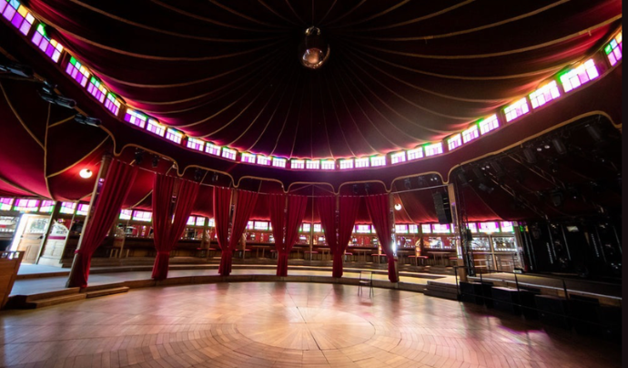 Magic Cabaret à Bruxelles, espace événementiel immersif pour accueillir des soirées et événements de grande envergure.